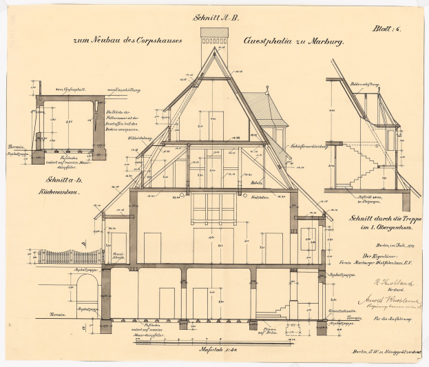 Ein detailliertes architektonisches Zeichnung eines historischen Hauses mit zahlreichen Fenstern und einem Dach, das als erstes Haus in Deutschland gilt, begleitet von Text und strukturellen Plänen auf altem Papier.