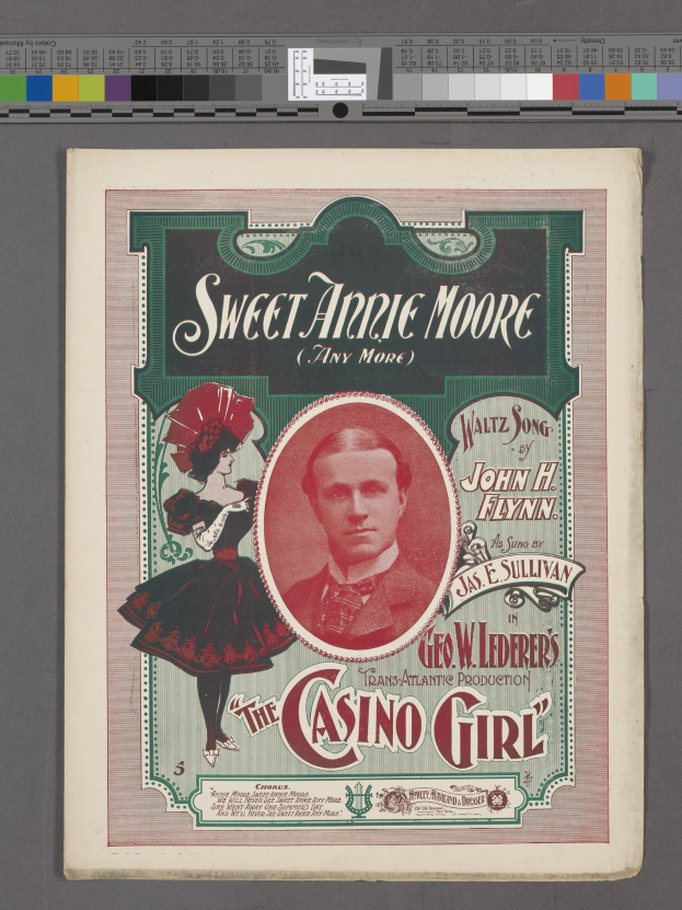 Plakat für das Stück 'Sweet Annie Moore und die Casino Girl' mit zwei Schauspielern, mit fetter Titeltext auf einem hellgelben Hintergrund in einer klassischen Schriftart.