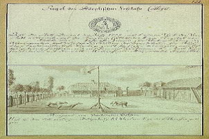 Schwarz-weißer Abzug des ersten Entwurfs der deutschen Verfassung mit einer Straßenszene-Zeichnung, die eine Fahnenstange, Gebäude, Bäume und Himmel zeigt.