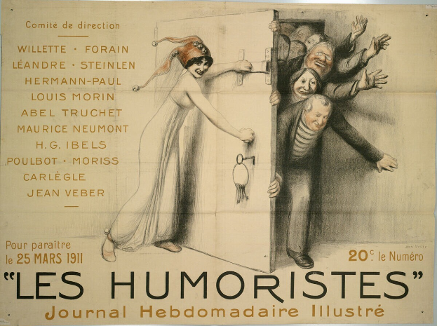 Ein Plakat an einer Gebäudewand zeigt eine Gruppe lachender Menschen mit der Aufschrift "Les Humoristes Journal Hebdomadaire Illustré" in fetter Schrift oben drauf.