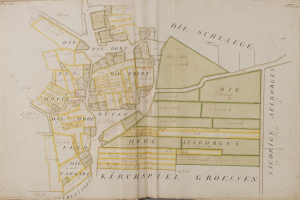 Altes Buch mit einem detaillierten Stadtplan von Hamburg, Deutschland, einschließlich Straßen, Gebäuden und Sehenswürdigkeiten, begleitet von beschreibendem Text.