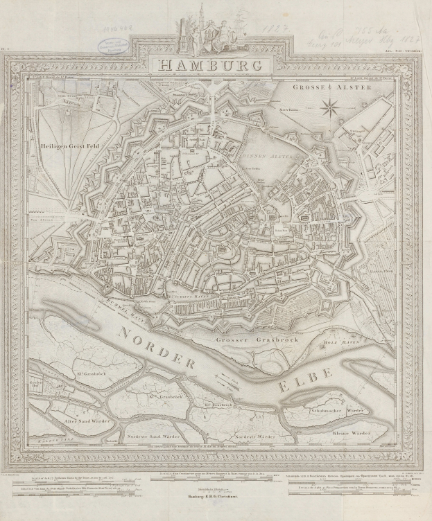 Ein altes Stadtplan von Hamburg, Deutschland, auf Papier gedruckt, zeigt die Straßen und Sehenswürdigkeiten der Stadt.